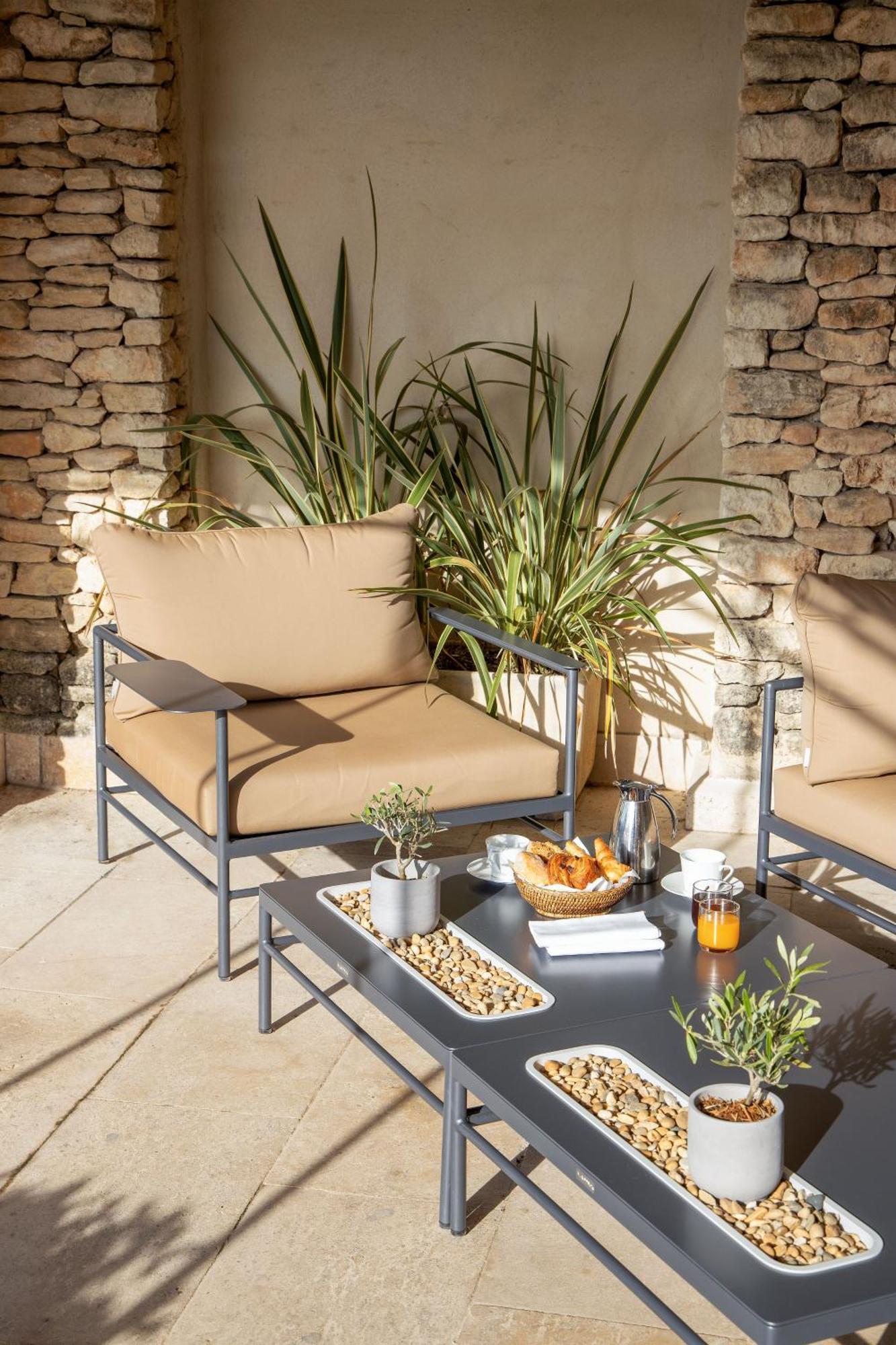 Mas Des Herbes Blanches Hotel & Spa - Relais & Chateaux Жука Екстериор снимка